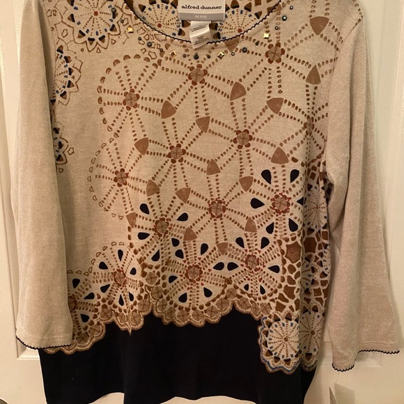 Brand new women’s clothing - Picture 8 of 9